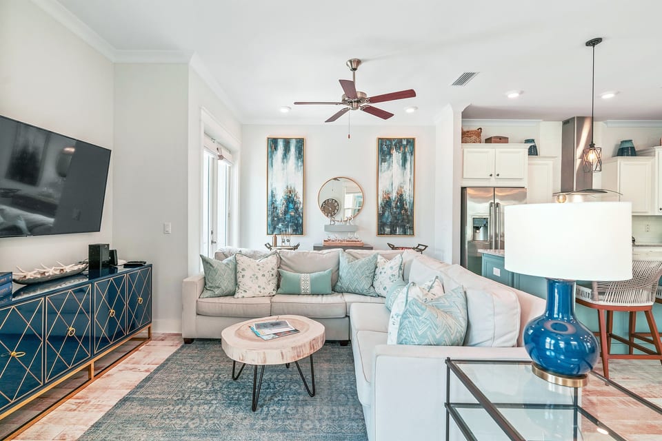 Welcome to Royal Breeze! Relax in our living area equipped with a Cable TV, and plenty of games and books to keep everyone entertained!