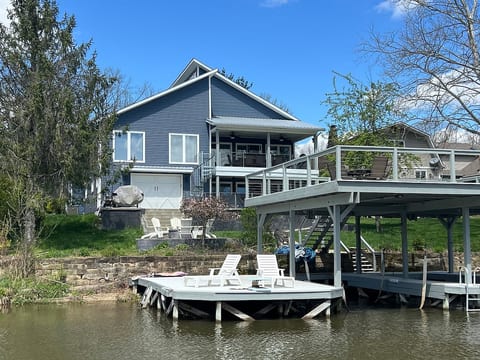 Apple Valley Lakefront Retreat w/ Hot Tub