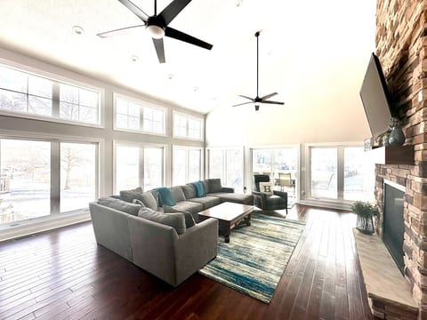 Apple Valley Lakefront Retreat w/ Hot Tub