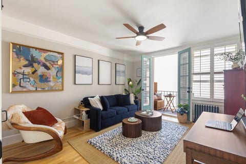 Inviting & clutter free living space with plantation shutters, comfortable beds, quality furniture, ceiling fan and wonderful natural light. Plenty of seating & Peek-a-boo ocean views from the balcony.