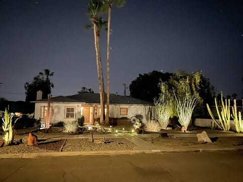 Welcome to the Crim House located 2 blocks from my old high school Yuma High where the mascot is the “Criminals”. A little history lesson...Yuma high actually started 1909 and moved into the Yuma Territorial Prison in 1910 for 3 years