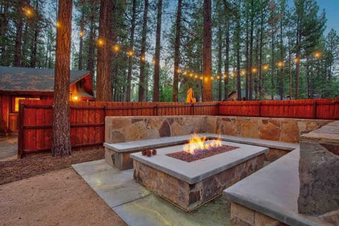 The great outdoors- Our Gas Fire Pit is custom made to comfortably fit everyone! Such a wonderful, cozy way to disconnect & laugh with your family.