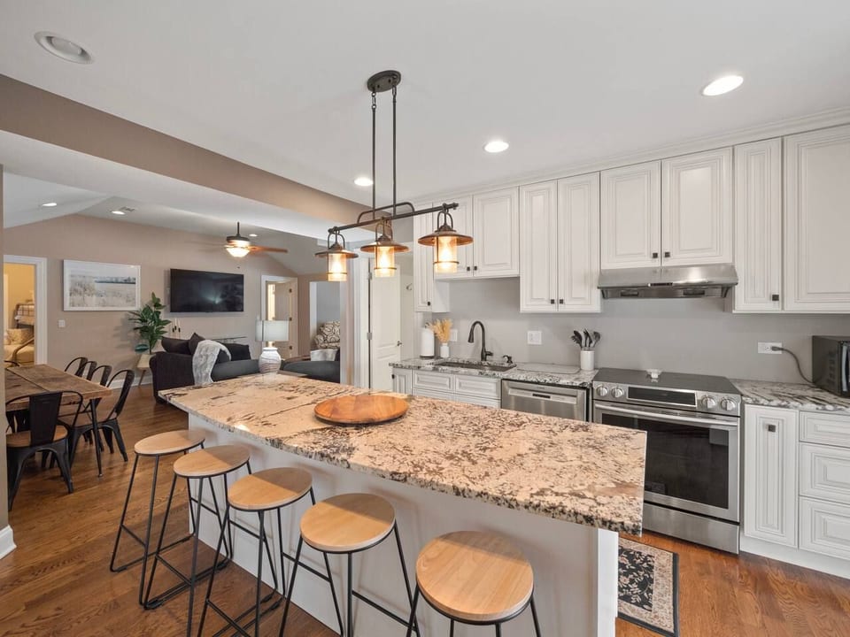 5bed/3ba Steps to the boat launch & Fremont Beach! - Fremont