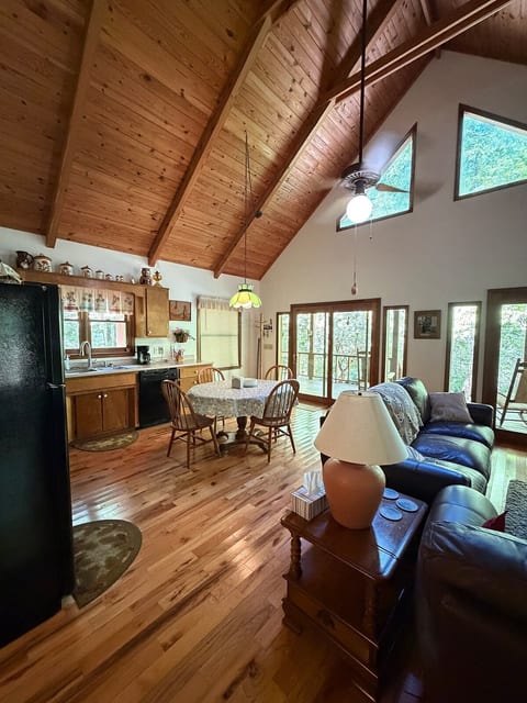 The Hootin Place a cozy 2 bedroom river side cabin image 2