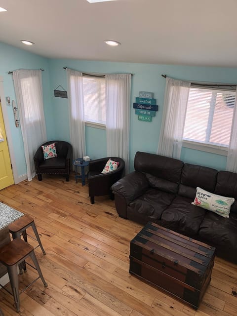 Dylan's Light House (Sunshine cottages)