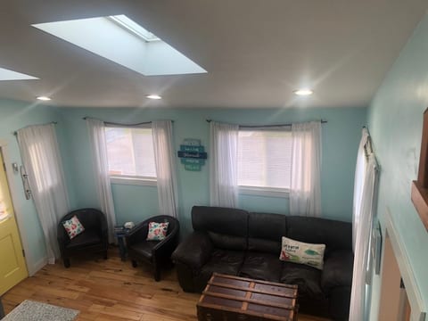 Dylan's Light House (Sunshine cottages)