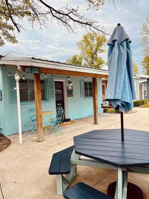 Ethan's Lake House (Sunshine cottages)