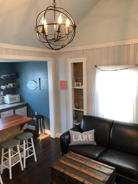 Kenzie's Sandcastle ( sunshine cottages)