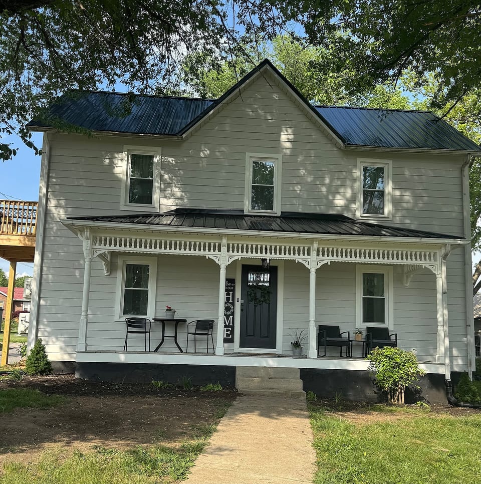 2 bedroom Downtown Greeneville
Park Place image 1