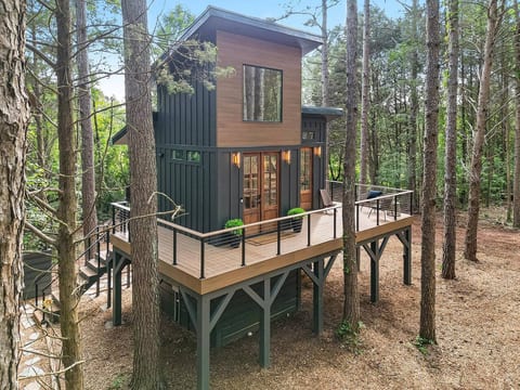 Gigi's Treehouse Hot Tub/Firepit