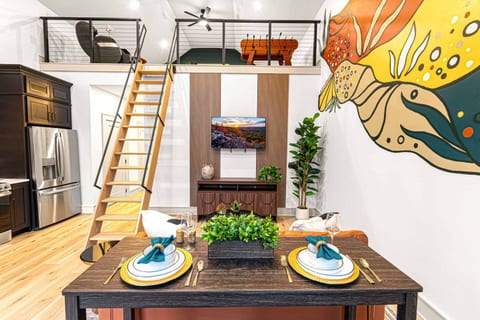 Stylish 1BR Guesthouse w/Loft-Location + Hot Tub