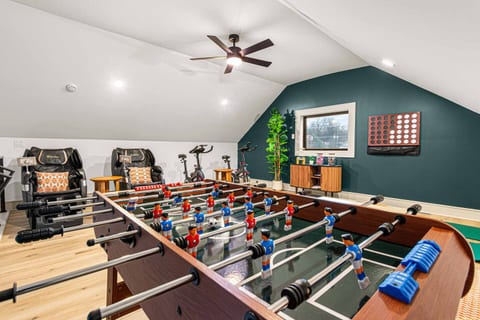 Stylish 1BR Guesthouse w/Loft-Location + Hot Tub