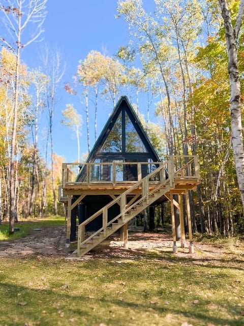 Charming A-frame cabin with forest views and a sunny elevated deck