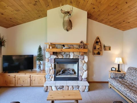 Honey Bear Hideaway A | Half Moon Lake Tomahawk