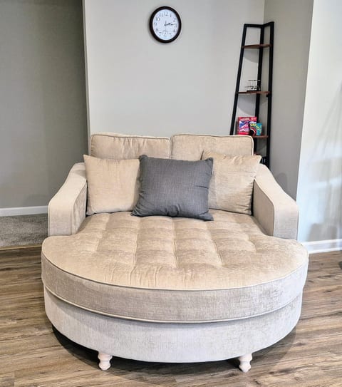 Guesthouse 2 bedroom Suite in Overland Park