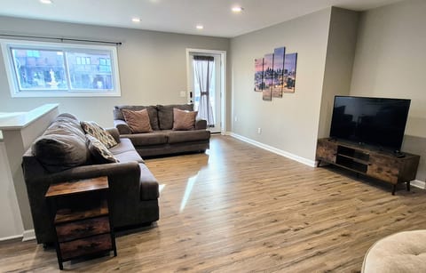 Guesthouse 2 bedroom Suite in Overland Park