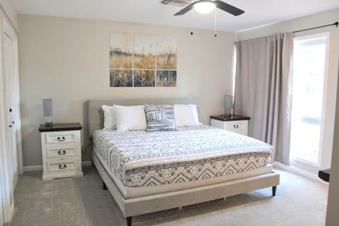 Guesthouse 2 bedroom Suite in Overland Park