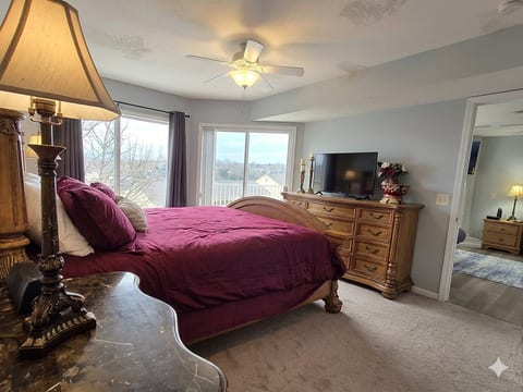 Relaxing Lake Getaway | Beach, Pools, Sunset Deck