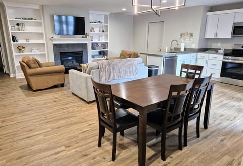 Guesthouse – 5BR Lower Level (2BR+3BR)