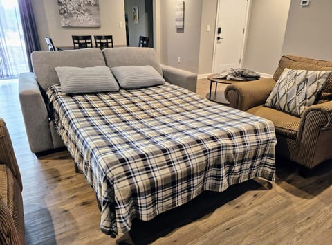Guesthouse – 5BR Lower Level (2BR+3BR)