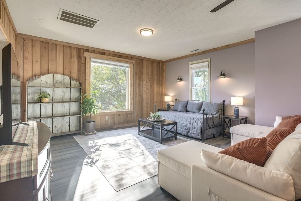 Lancaster Vacation Rental | 2BR | 1.5BA | 1,100 Sq Ft | Stairs Required
