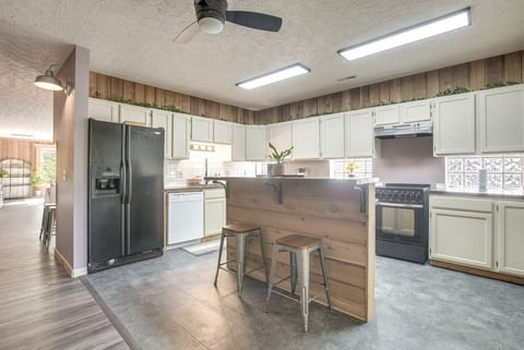 Kitchen | 12-Cup Coffee Pot | Toaster