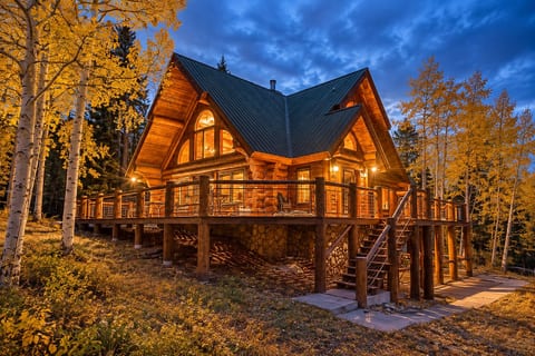 Glorious handcrafted Log Home
