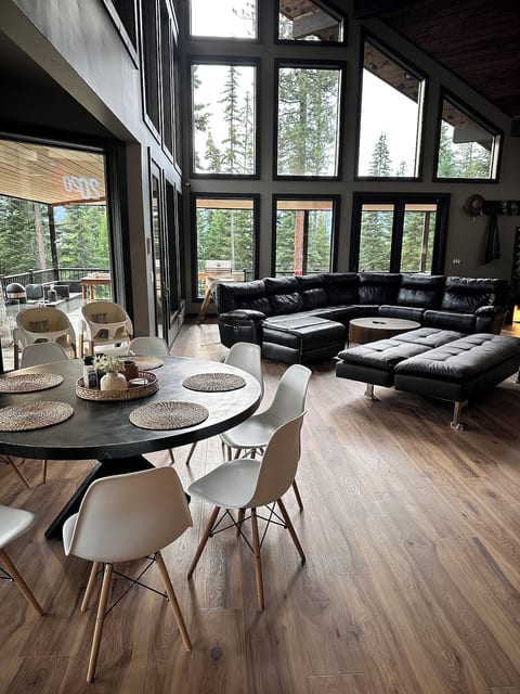 Living room/ dining main floor