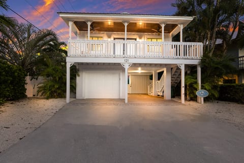 Elevated island retreat