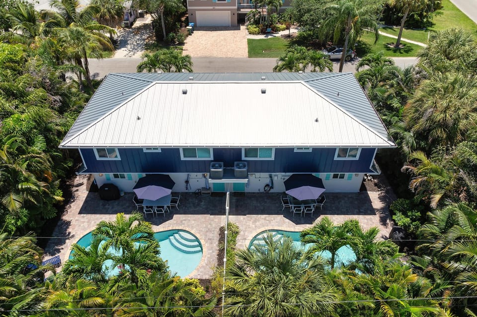 The entire complex is yours!