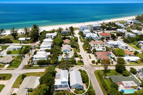 Only five houses to the sand