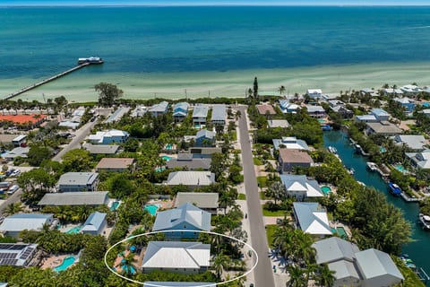 Perfect location steps to the Bay Beach