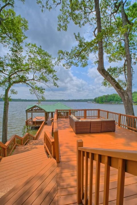 Waterfront Home | Private Dock | Lovely Lake Views