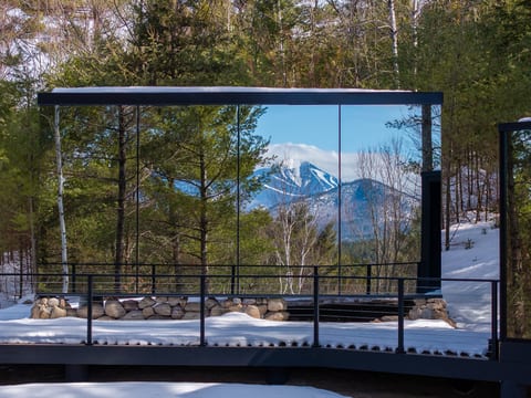 ÖÖD Whiteface at Jay - Scandinavian Mirror Cabin