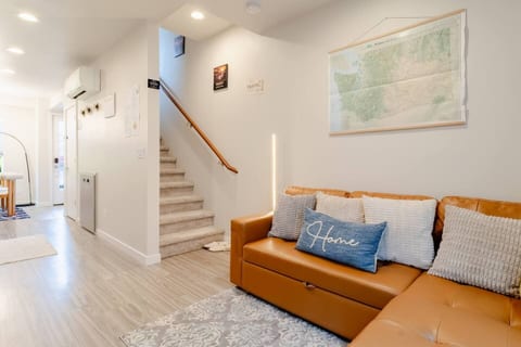Charming Ballard 2bd2ba Retreat w/ parking
