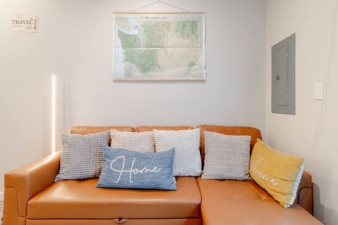 Charming Ballard 2bd2ba Retreat w/ parking