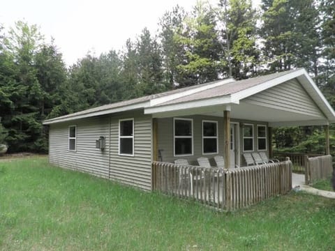The Lazy Acorn Cabin