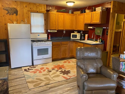 The Lazy Acorn Cabin