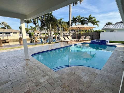 Waterfront Home, Pool, Hot Tub, Dock, Intracoastal image 2