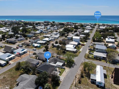 Steps to Beach*2 King Beds/Twin Bunk*Sleeps 6*BBQ image 4