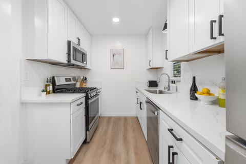 Central • Cozy 1BR • Fire Pit • WIFI • Garage
