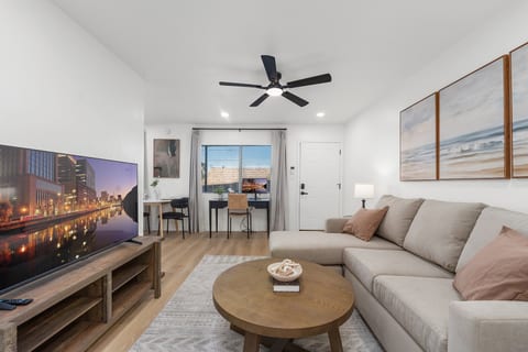 Central San Diego 1BR | Garage + Workspace + W/D