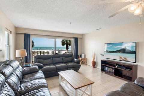 SeaBreeze 101-Sunsets, sand, pool! Free parking