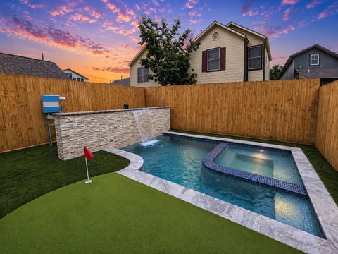 Private gorgeous pool!