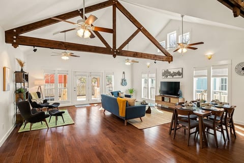 Historic Dripping Springs | Quiet Designer Cottage