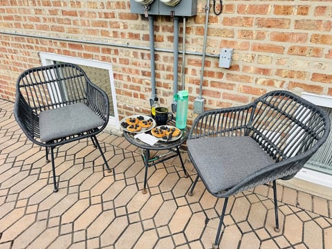 3BR Vintage Apt • Back Yard• Walk to McKinley Park