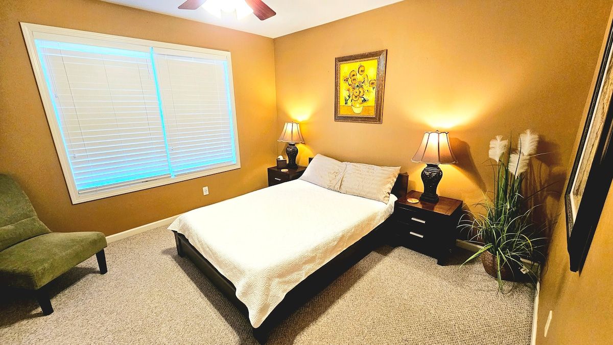 Middle Bedroom