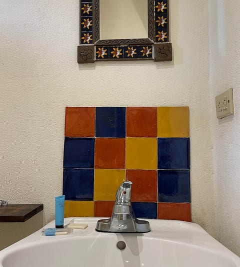 Corner Casa - Tiny Garden Studio in Village
