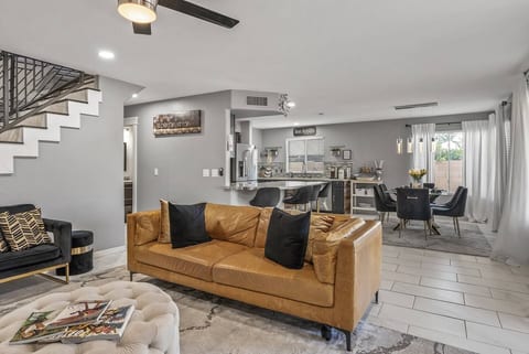 Spacious Entire Home 4B & 2.5B in Avondale Arizona