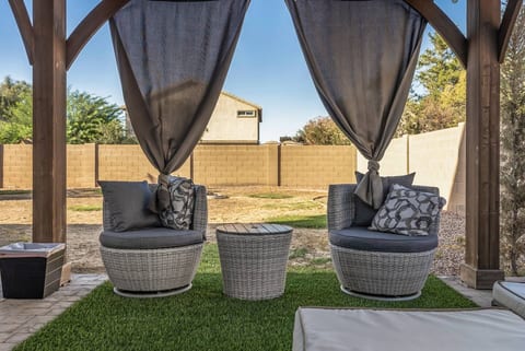 Spacious Entire Home 4B & 2.5B in Avondale Arizona